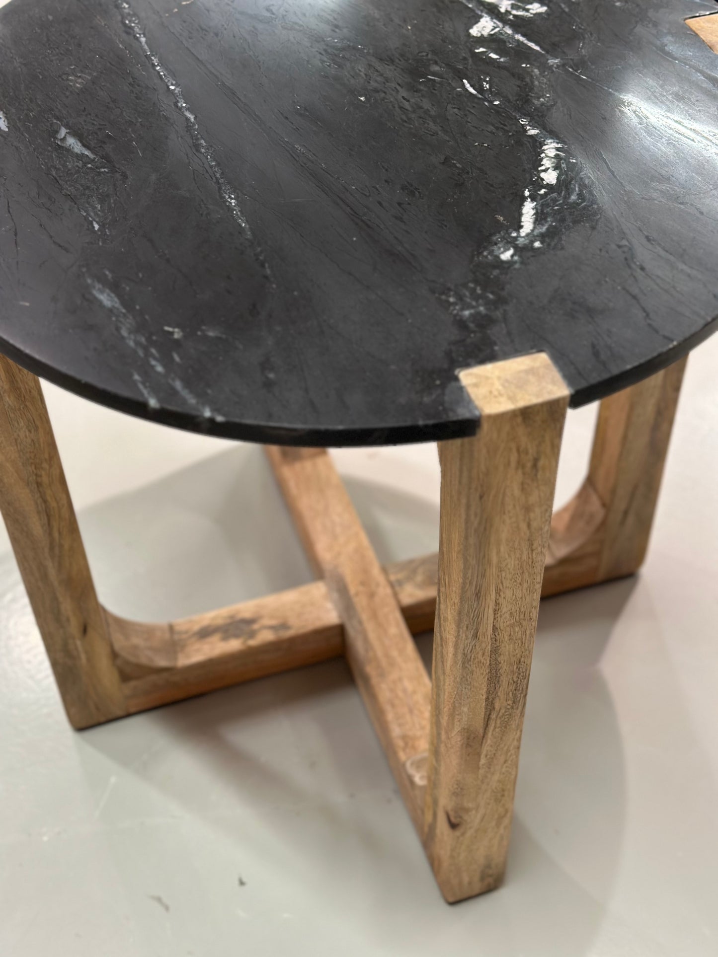 Bijzettafel marmer, Raw Materials - wit en zwart