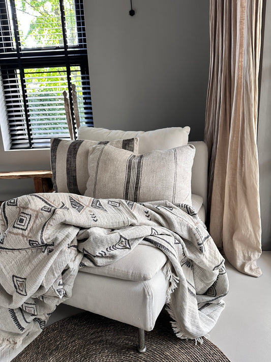 Plaid met etnische print.