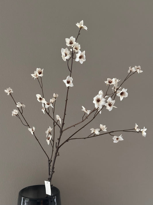 Blossom Almonde, kunsttak