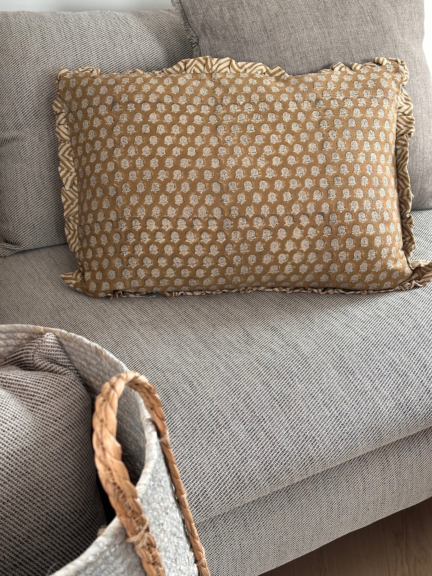 Kussen met roezels, 60x40